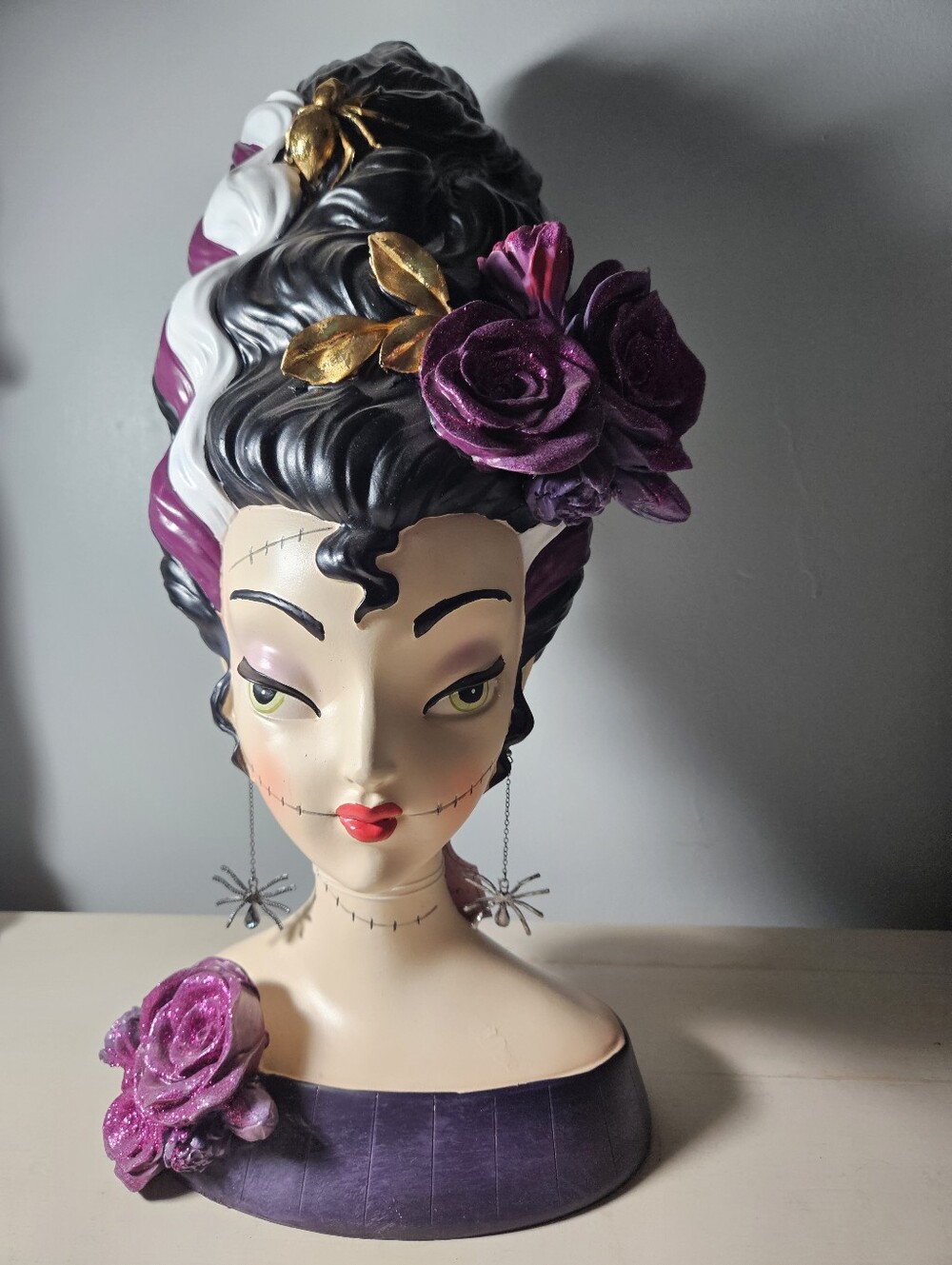 NWT! Bella Lux Halloween Bride of Frankenstein Rockabilly Bust Decor